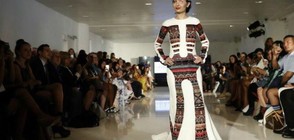 Индийка с обгорено лице откри Седмицата на модата в Ню Йорк (ВИДЕО+СНИМКИ)