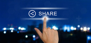 Защо Facebook се напълни с черно-бели профилни снимки?