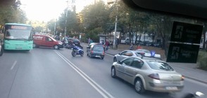 Мотор и две коли катастрофираха в София (СНИМКИ)