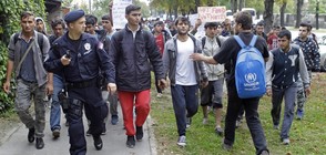 Стотици бежанци протестираха в Белград, тръгнаха към границата с Унгария (ВИДЕО+СНИМКИ)