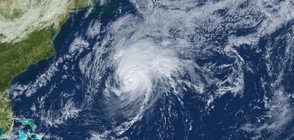 Кадри от Космоса: Ураганът Никол връхлетя Бермудските острови (ВИДЕО+СНИМКИ)