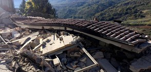 Моментът, в който къща рухва при земетресението в Италия (ВИДЕО)