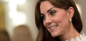 Кейт Мидълтън с предизвикателна рокля на премиера на филм (ГАЛЕРИЯ)