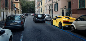 "Лего" автомобили по улиците на Рим (СНИМКИ)