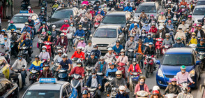Убийствен трафик, причинен от милиони мотопеди (ГАЛЕРИЯ)