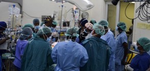 Успешно разделиха 2-годишни сиамски близначки (СНИМКИ)