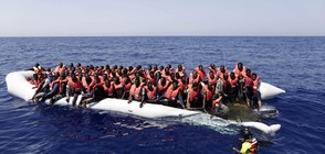 Надуваема лодка, пълна с мигранти, се обърна край Либия