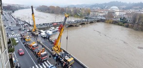 ИТАЛИЯ ПОД ВОДА: Мъж загина, река раздели цял град на две (ВИДЕО+СНИМКИ)