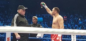 Кубрат Пулев излезе на ринга срещу Самюел Питър (ВИДЕО+СНИМКИ)