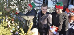 Стотици деца украсиха елхата на "Лудогорец" (СНИМКИ)