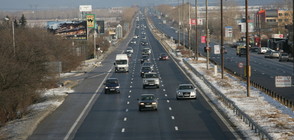 ПРЕДПРАЗНИЧЕН ТРАФИК: Стотици хиляди българи тръгват на път