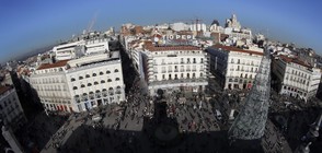 Предполагаеми джихадисти със снимки на площад в Мадрид