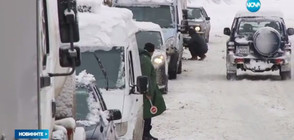 Метър сняг в Смолянско, катастрофа затвори прохода Рожен