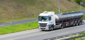 Цистерна с гориво се преобърна край Пловдив
