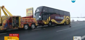 Автобус се блъсна в тир на магистрала "Тракия" (ВИДЕО)
