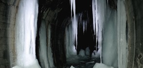 Огромни ледени блокове висят в жп тунел (СНИМКИ)