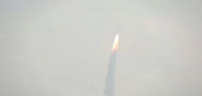 РЕКОРД: Индийска ракета изведе в орбита 104 спътника (ВИДЕО)