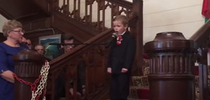 4-годишно поляче пее "Моя страна, моя България" (ВИДЕО)