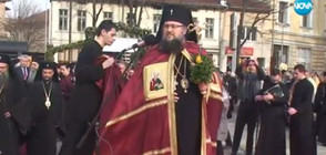 Стотици миряни приветстваха новия врачански митрополит (ВИДЕО)