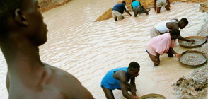 КЪРВАВИТЕ ДИАМАНТИ: Децата, които работят до изнемогване в мините (ГАЛЕРИЯ)