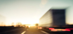 Тир се обърна на магистрала "Хемус"