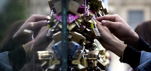 Париж продава своите катинари на любовта