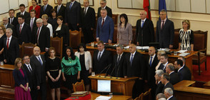 Как бяха посрещнати новите 20 министри? (ВИДЕО+СНИМКИ)