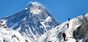 85-годишен почина при опит да стане най-възрастният катерач на Еверест (СНИМКИ)