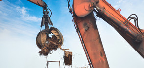 Жена загина, затисната от отпадъци