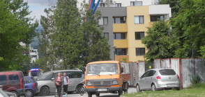 Работник с тежки травми след удар от ръкав на бетон-помпа в Благоевград (СНИМКА)