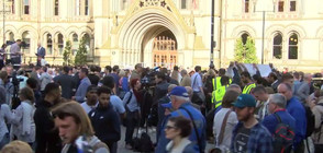 Хиляди на бдение в памет на жертвите на атентата в Манчестър (ВИДЕО+СНИМКИ)
