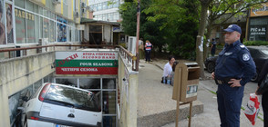 Шофьорка "паркира" в магазин в търговски комплекс в Добрич (СНИМКИ)
