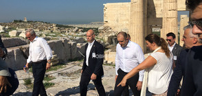 Президентът и първата дама се разходиха из Акропола (СНИМКИ)