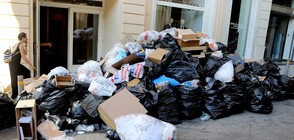 Огромни купчини боклуци заливат улиците на Атина (ВИДЕО)