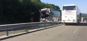 Два автобуса катастрофираха на пътя Бургас - Созопол (ВИДЕО)