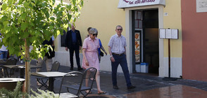 Британският премиер – с къса рокля и леопардови сандали в Италия (ГАЛЕРИЯ)