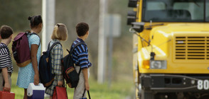 СТРОГИ ПРАВИЛА: Момче не може да ходи на училище, защото помага на онкоболни
