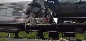 17 ранени след сблъсък на влак и камион в Русия (ВИДЕО+СНИМКИ)