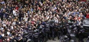 Гумени патрони, арести и над 700 ранени в Каталуния (ВИДЕО+СНИМКИ)