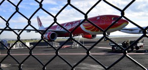 Самолет на „AirAsia” кацна аварийно на летище в Австралия (ВИДЕО)