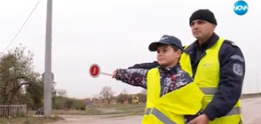 Деца облякоха униформи и станаха полицаи за ден (ВИДЕО)