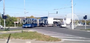 ТИР удари автобус в Бургас (ВИДЕО)