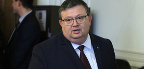 Цацаров иска твърденията на Бойко Рашков да се обсъдят в парламента