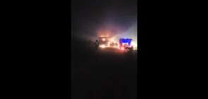 НА КОСЪМ ОТ СМЪРТТА: 50 пътници се спасиха от горящ автобус (ВИДЕО)