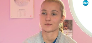 18-годишна баскетболистка издаде книга с благотворителна цел (ВИДЕО)