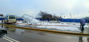 Пиян шофьор помете спирка на градския транспорт в София (ВИДЕО+СНИМКА)