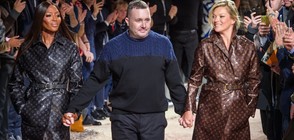 Легендарните Кейт Мос и Наоми Кембъл на модния подиум в Париж (ВИДЕО+СНИМКИ)