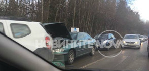 Над 10 коли се удариха при катастрофа в София (ВИДЕО+СНИМКИ)