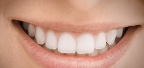12 храни за естествено избелване на зъбите (ВИДЕО)