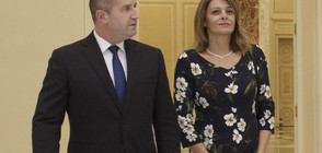 НЕОФИЦИАЛНА ВИЗИТА: Президентът и първата дама се разходиха из Бургас (СНИМКА)